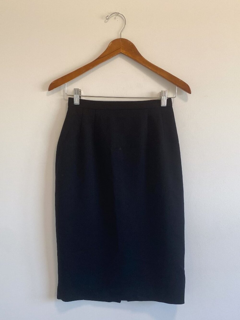 Vintage Black Knee Length Pencil Skirt / 80s / 100% Wool / Made in Canada